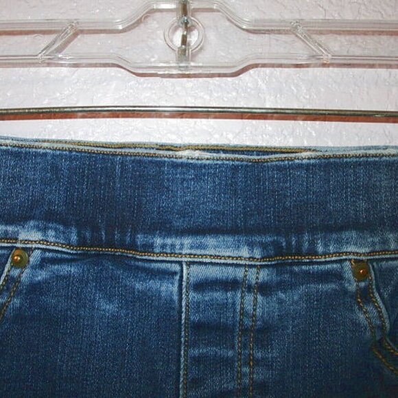 Spanx DISTRESSED Jean-ish Size M JEANS Pull On POCKETS Ankle STRETCH Fringe 1 - Picture 3 of 12